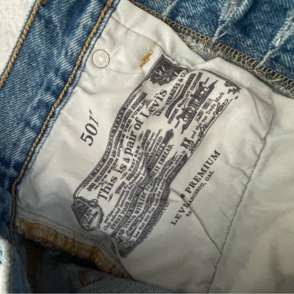 Levi's Light Blue Distressed Jean Shorts 25 - Picture 3 of 4
